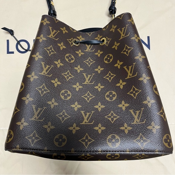 Louis Vuitton Black Monogram Neonoe MM Handbag - Picture 4 of 16